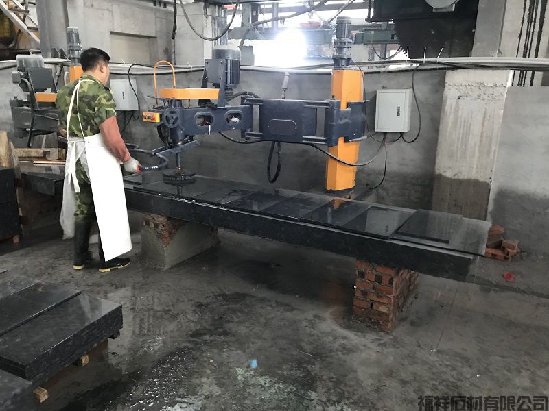 搬运四川黑石材时的注意细节(图1)